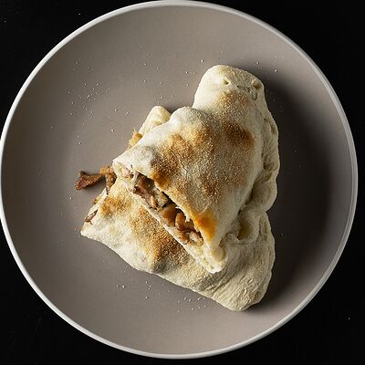 Кальцоне Курица Грибы в Высокий граД по цене 680 ₽