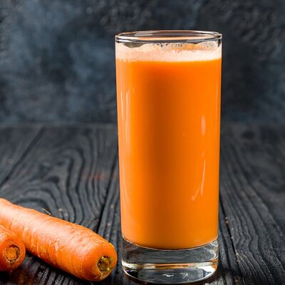 Свежевыжатый морковный сок в Матрёшка по цене 510 ₽