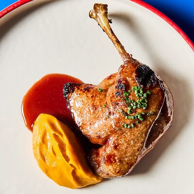 Утиная ножка конфи, вишневый демиглас, крем-батат в Mates Pizza по цене 850 ₽