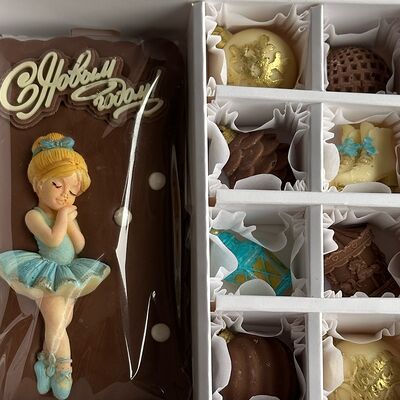 Шоколадный набор Зимний вальсв Fujibox по цене 2200 ₽