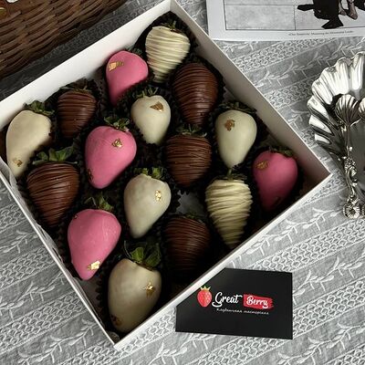 Клубника в шоколаде набор 16 ягод №3 в GREATBERRY по цене 4290 ₽