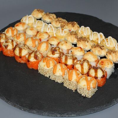 Запечённая пятёрка в Chicken & Roll по цене 1668 ₽