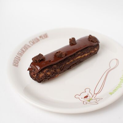 Шоколадный эклер в АндерСон по цене 320 ₽