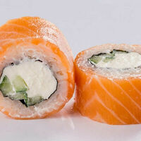 Филадельфия Deluxe с огурцом в Bento суши