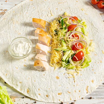 Цезарь с копченой курицей Махв Шампур по цене 726 ₽