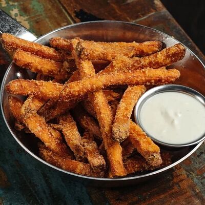 Батат фри с соусом дорблю в Ватерлоо по цене 750 ₽