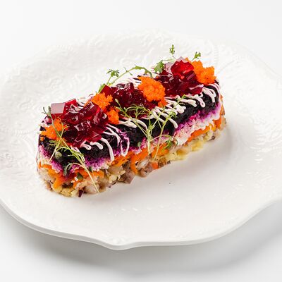 Салат под шубой с вяленым омулем в Омулевочная по цене 400 ₽