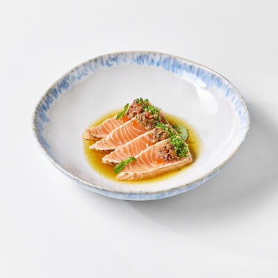 Татаки из лосося с танепадом из оливок в Сыроварня по цене 1400 ₽