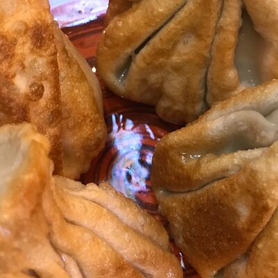 Жареные хинкали классические в Хочу & Пури по цене 240 ₽