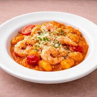 Ньокки с креветками в Fisha Raw Bar & Grill