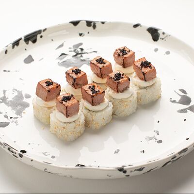 Опаленный тунец в Here sushi по цене 1250 ₽