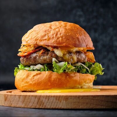 Бургер Русский парень в Mesto Burger по цене 500