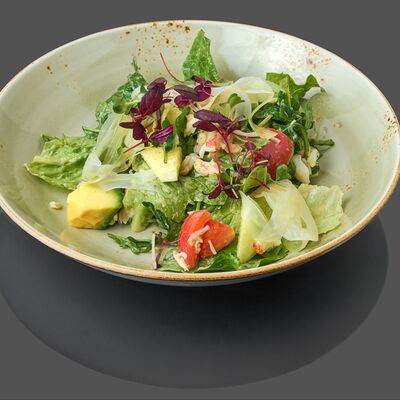 Зеленый салат с крабом в Кабуки по цене 1580 ₽