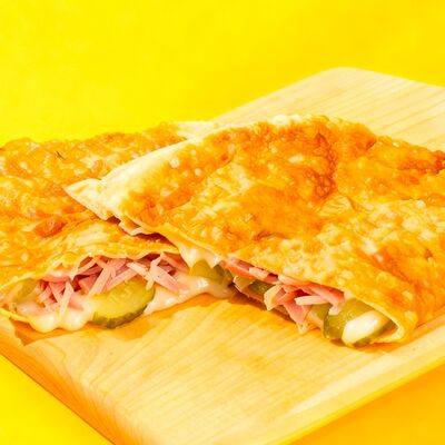 Чебурек по-венгерски в Чебурекми по цене 218 ₽