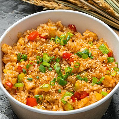 Рис с курицей в UNAGI ROLLS по цене 529 ₽