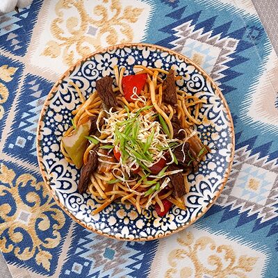 Каурма лагман в Золотая Бухара по цене 1150 ₽