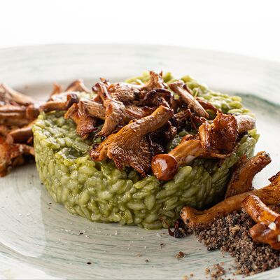 Ризотто со шпинатом и лисичками в Итальянец по цене 990 ₽