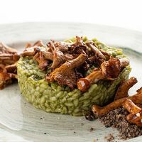 Ризотто со шпинатом и лисичками в Итальянец