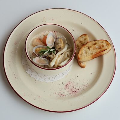 Морепродукты в сливочном соусев Буфет по цене 875 ₽