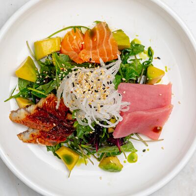 Сашими салат Много рыбы в Море на Патриках по цене 790