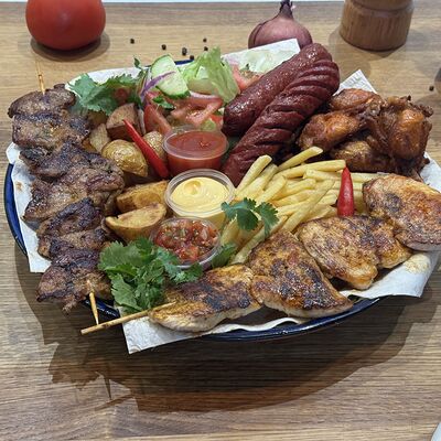 Мясная тарелкав Burgers & Ribs Bar по цене 2800 ₽