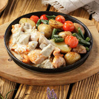 Жареха с куриным филе и овощами в Купец