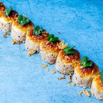 Сырный ролл в Sushi Guru по цене 659 ₽