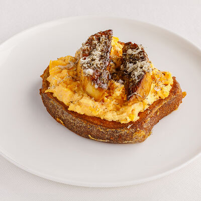 Скрембл с фуа-гра из Frantsuza Bistrot в Harvest по цене 2250 ₽