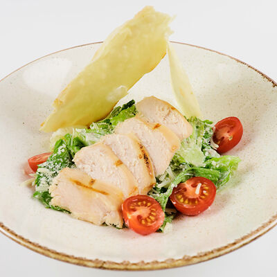 Цезарь с цыпленком в Нью-Йорк пицца и гриль по цене 520 ₽