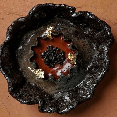 Тарт с тёмным перуанским шоколадом, чёрная икра в Maya по цене 1800 ₽