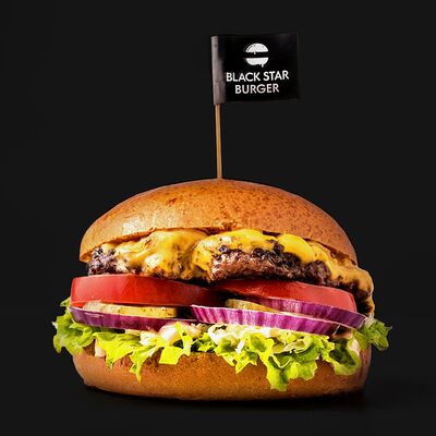 Бургер Классика Black Angus в Black Star Burger по цене 675 ₽