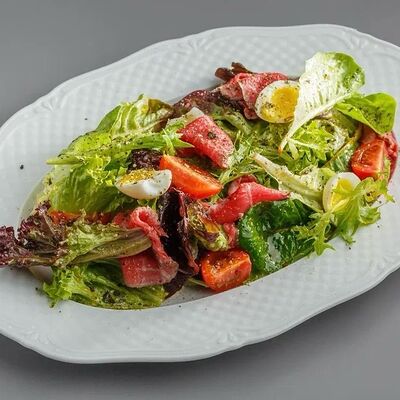 Салам с ростбифом и зеленым Чилив Hug по цене 690 ₽