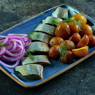 Селёдочка с картофелем и красным луком в ЛарисуВаннуХочу по цене 390