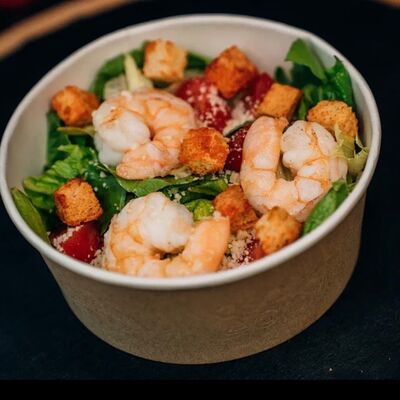 Цезарь с креветкой в FoodBox по цене 480 ₽