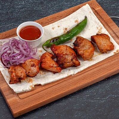 Шашлык из куриной грудки в Сапфир Premium HITS & GRILL по цене 600 ₽