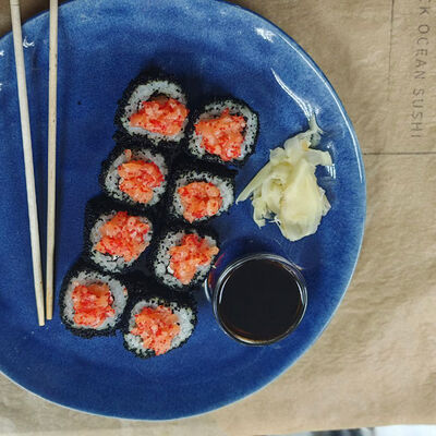 Black Калифорния в Black Ocean Sushi по цене 550 ₽