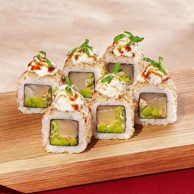 Ролл Хотатэ авокадо в Тануки по цене 630 ₽