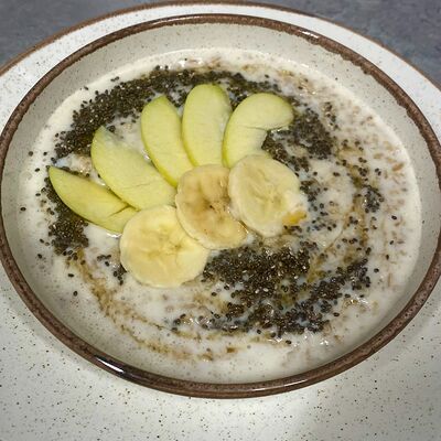 Каша овсяная в Black Hot Coffee по цене 324 ₽