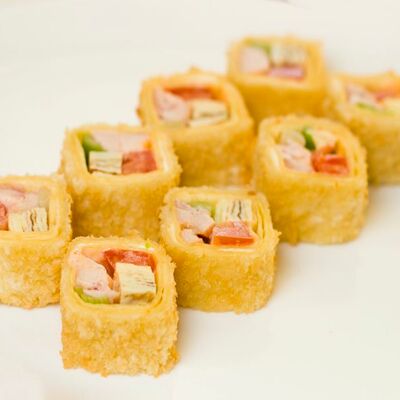 Ролл Асахи жареный в Цунами по цене 460 ₽