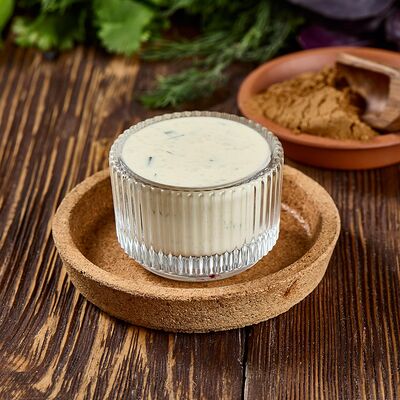 Белый чесночный соус в Бачо&хинкали по цене 93 ₽