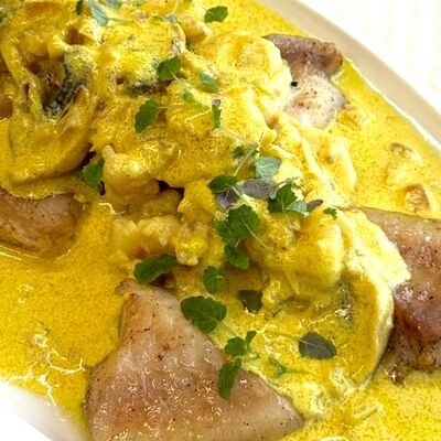 Пангасиус с фрикасе из креветок в Акватория по цене 625 ₽