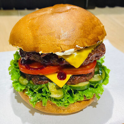 Шеф-бургер Мегасытный в Бар-гриль KOSTER по цене 955 ₽