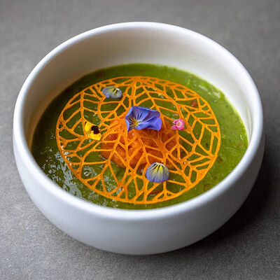 Суп Порей-батат-чили в 321 Club by Novikov по цене 550