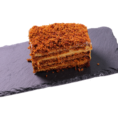 Пирожное Медовик в GrU seasons по цене 430 ₽