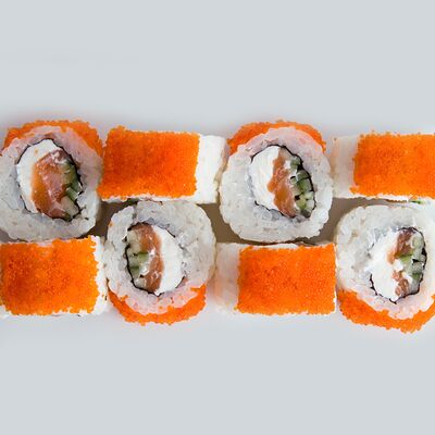 Ролл Калифорния с лососем в Mad Chicken по цене 620 ₽