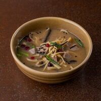 Мисо-суп с уткой и брусникой в Траттория для друзей