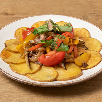 Баранина по-домашнему в TeaRoom по цене 788 ₽