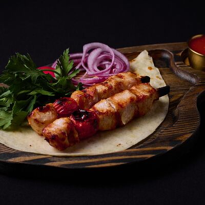 Шашлык из филе цыпленка в Эндорфин по цене 790 ₽