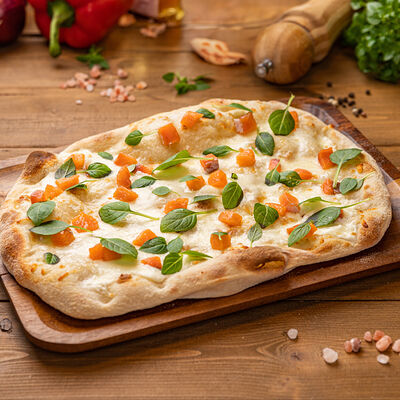 Лосось-базилик М в Pizza 33 cm по цене 830 ₽