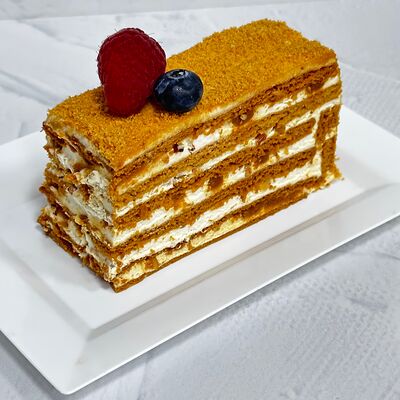 Медовик в Kissberry по цене 500 ₽